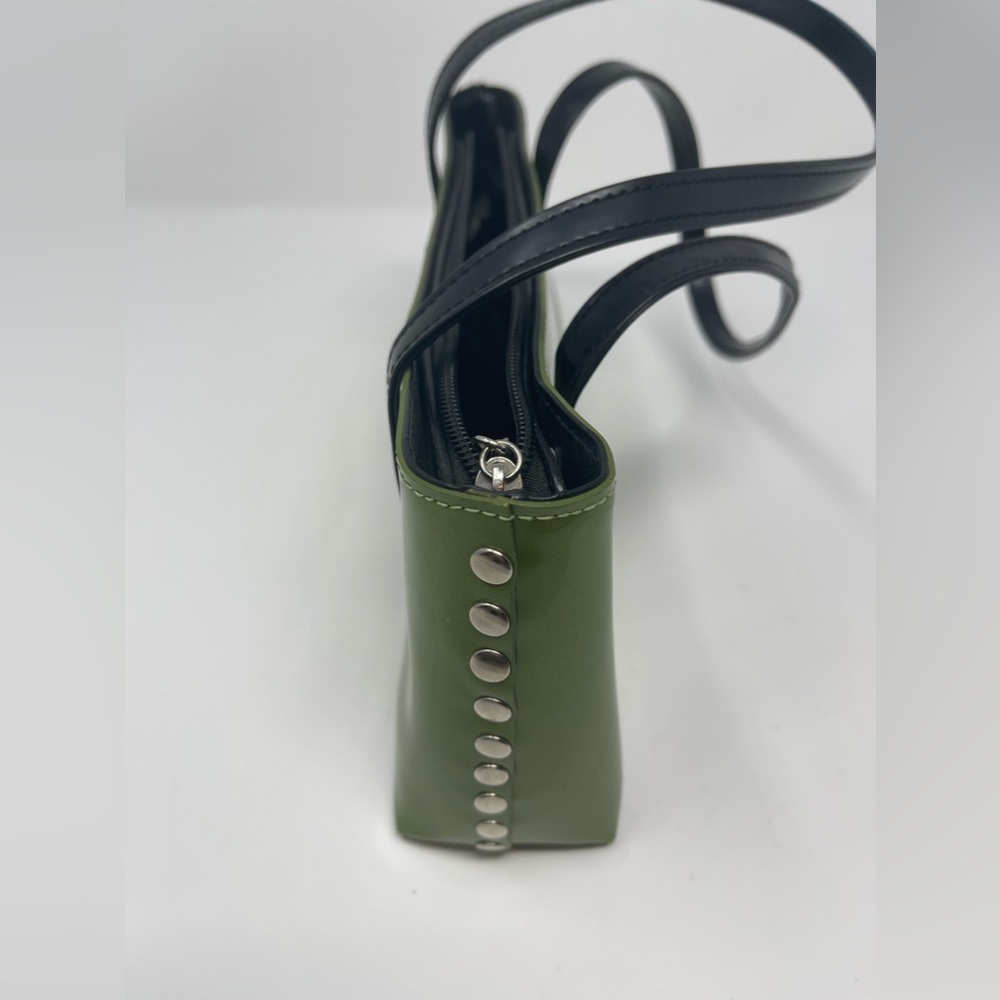 BEIJO: London, Paris, New York: Classic Green, Patent-Leather Handbag - Picture 4 of 10